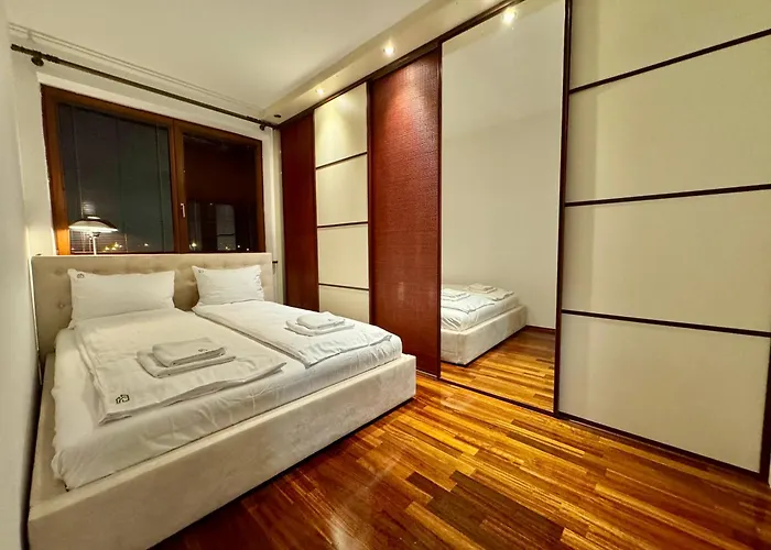 Viev Varta Z Balkonem - Free Parking By Friendly ポズナン